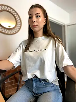 Mia Ethan online show from 13, 9, 2025