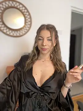 Mia Ethan online show from 21, 9, 2025