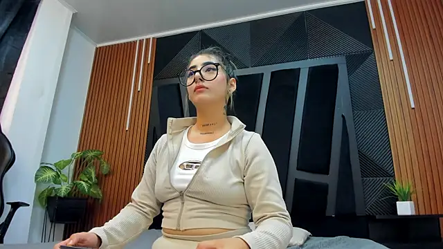 Alahia Dangelo online show from 15, 2, 2025