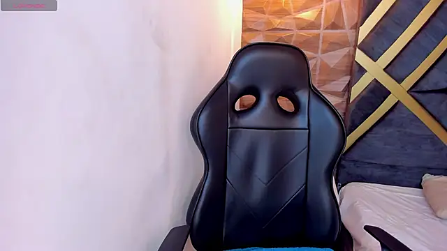 Alahia Dangelo online show from 6, 3, 2025