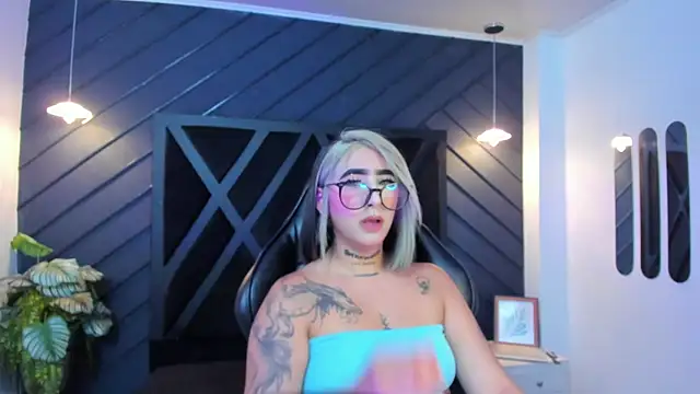 Alahia Dangelo online show from 11, 9, 2025