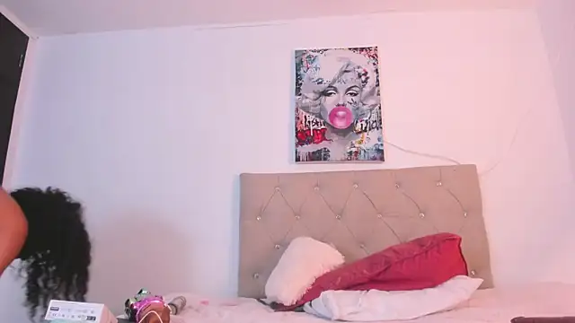 Snapshot of Milkdulce1 chatting on 21, 2, 2025 Milkdulce1 online show from 21, 2, 2025