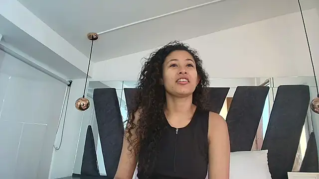 Snapshot of Milkdulce1 chatting on 15, 9, 2025 Milkdulce1 online show from 15, 9, 2025