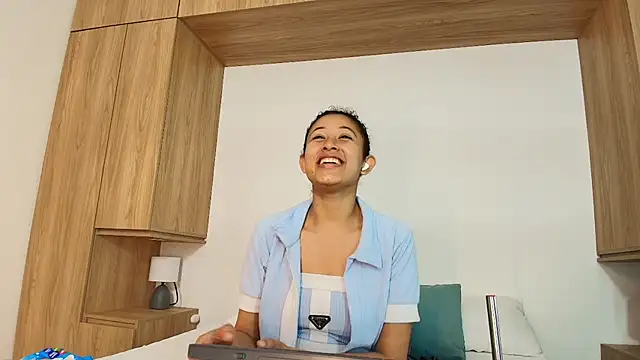 Snapshot of Milkdulce1 chatting on 8, 10, 2025 Milkdulce1 online show from 8, 10, 2025