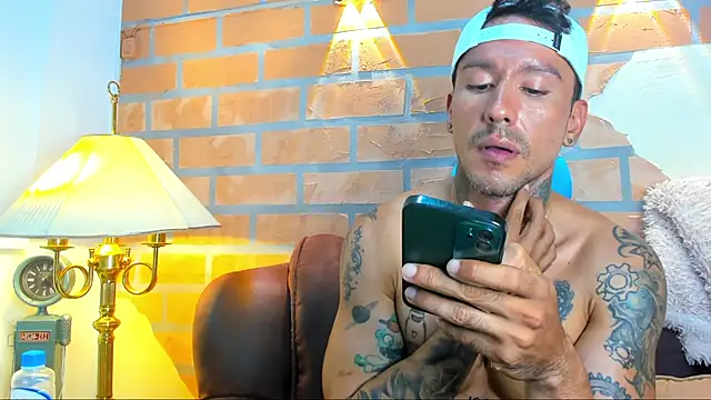 Snapshot of Dylanstonne chatting on 1, 3, 2025 Dylanstonne online show from 1, 3, 2025