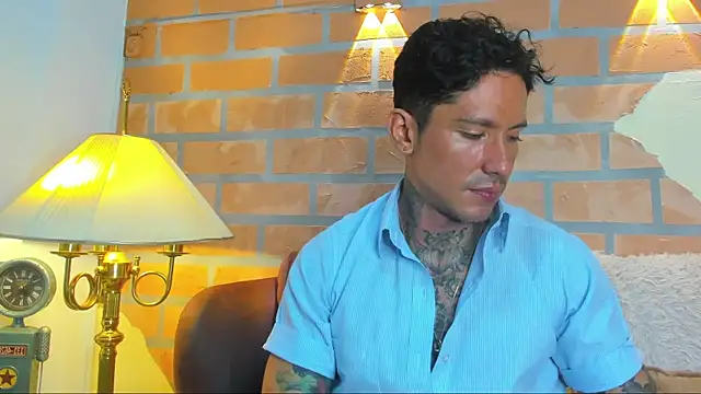 Snapshot of Dylanstonne chatting on 4, 3, 2025 Dylanstonne online show from 4, 3, 2025