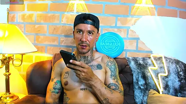 Snapshot of Dylanstonne chatting on 12, 3, 2025 Dylanstonne online show from 12, 3, 2025