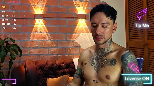 Snapshot of Dylanstonne chatting on 30, 10, 2025 Dylanstonne online show from 30, 10, 2025