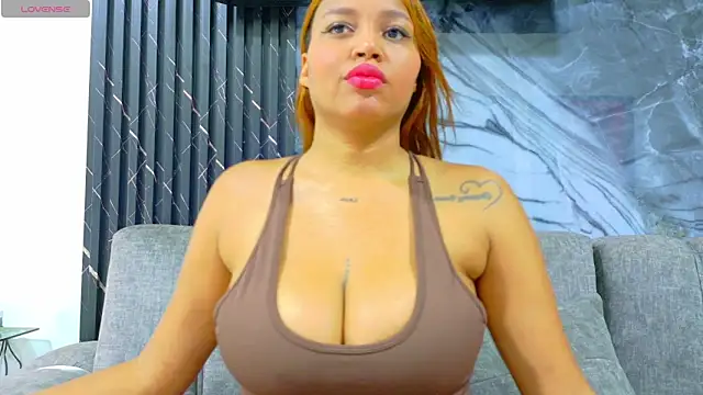 lindsayhoffman18 online show from 14, 4, 2026