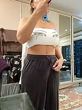 Sparkle2206 online show from 5, 10, 2025