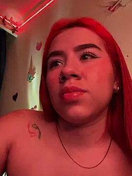 Snapshot of Im_Valen_Cute chatting on 8, 3, 2025 Im Valen Cute online show from 8, 3, 2025