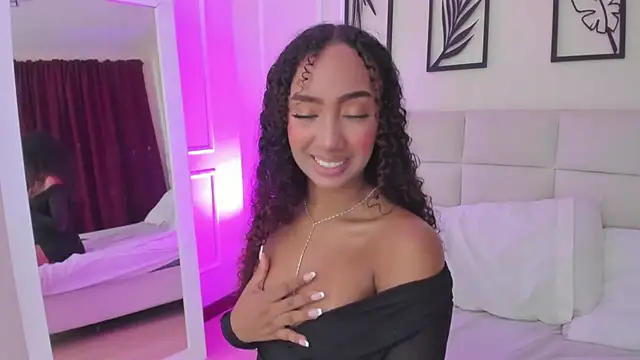 Snapshot of Amber__Sanchez chatting on 21, 1, 2025 Amber  Sanchez online show from 21, 1, 2025