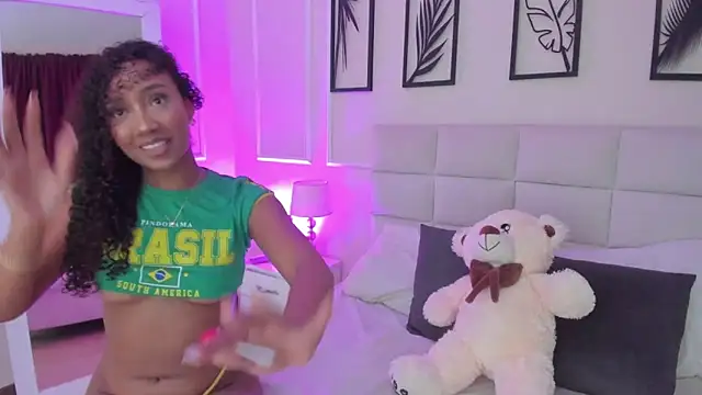 Snapshot of Amber__Sanchez chatting on 28, 2, 2025 Amber  Sanchez online show from 28, 2, 2025
