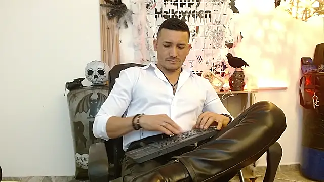 Reiko 85  online show from 1, 11, 2025