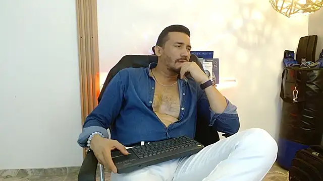 Reiko 85  online show from 14, 11, 2025