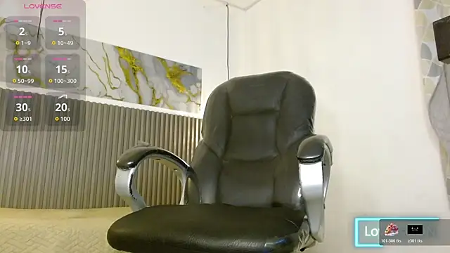 Snapshot of Dyla_n18 chatting on 23, 10, 2025 Dyla n18 online show from 23, 10, 2025