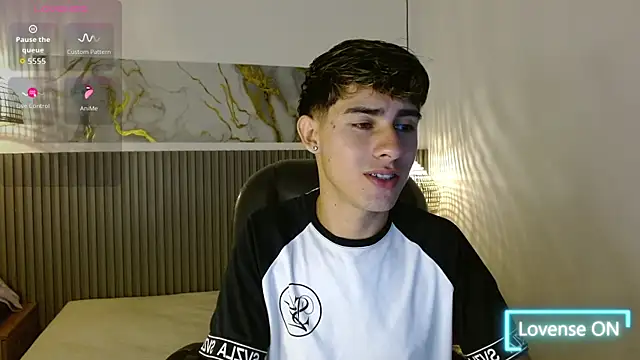 Snapshot of Dyla_n18 chatting on 28, 10, 2025 Dyla n18 online show from 28, 10, 2025