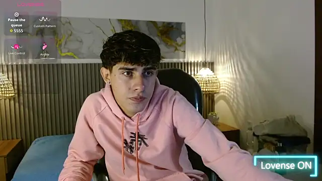 Snapshot of Dyla_n18 chatting on 9, 11, 2025 Dyla n18 online show from 9, 11, 2025