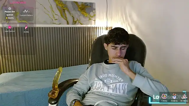 Snapshot of Dyla_n18 chatting on 13, 11, 2025 Dyla n18 online show from 13, 11, 2025