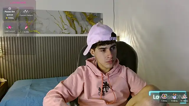 Snapshot of Dyla_n18 chatting on 15, 11, 2025 Dyla n18 online show from 15, 11, 2025