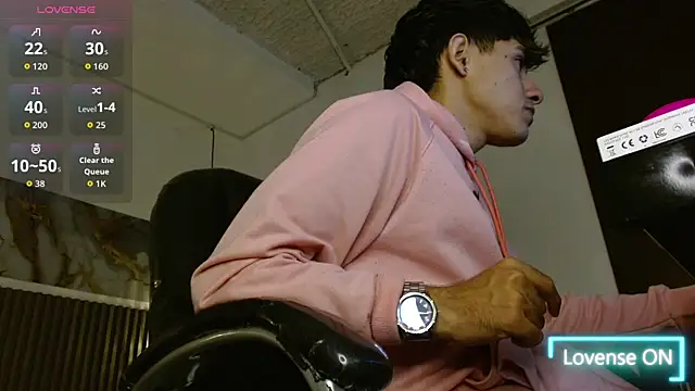 Snapshot of Dyla_n18 chatting on 5, 12, 2025 Dyla n18 online show from 5, 12, 2025