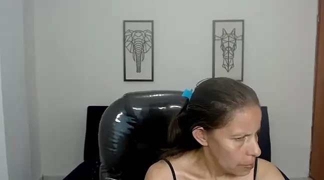 Snapshot of Milf_karlye chatting on 15, 12, 2024 Milf karlye online show from 15, 12, 2024