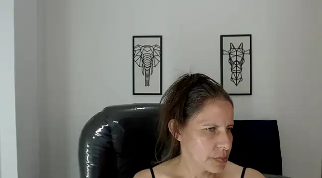 Snapshot of Milf_karlye chatting on 15, 12, 2024 Milf karlye online show from 15, 12, 2024