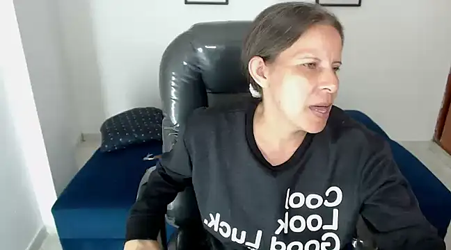 Snapshot of Milf_karlye chatting on 17, 12, 2024 Milf karlye online show from 17, 12, 2024