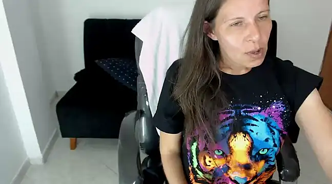 Snapshot of Milf_karlye chatting on 22, 12, 2024 Milf karlye online show from 22, 12, 2024