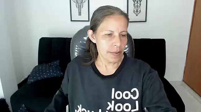 Snapshot of Milf_karlye chatting on 27, 12, 2024 Milf karlye online show from 27, 12, 2024