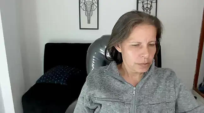 Snapshot of Milf_karlye chatting on 28, 12, 2024 Milf karlye online show from 28, 12, 2024