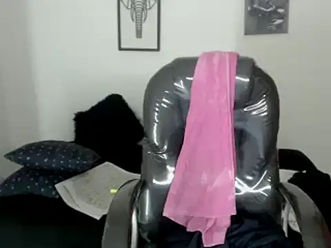 Snapshot of Milf_karlye chatting on 20, 1, 2025 Milf karlye online show from 20, 1, 2025