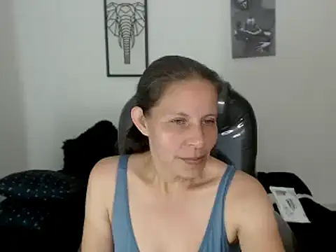 Snapshot of Milf_karlye chatting on 20, 1, 2025 Milf karlye online show from 20, 1, 2025