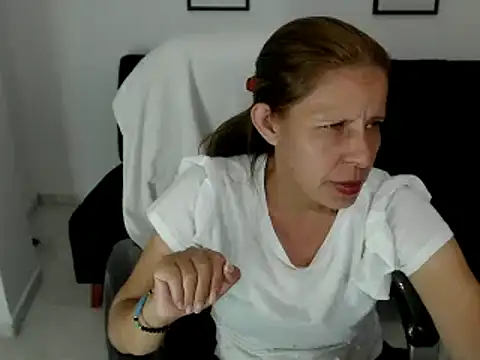 Snapshot of Milf_karlye chatting on 16, 2, 2025 Milf karlye online show from 16, 2, 2025