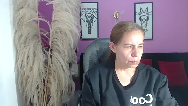 Snapshot of Milf_karlye chatting on 10, 9, 2025 Milf karlye online show from 10, 9, 2025