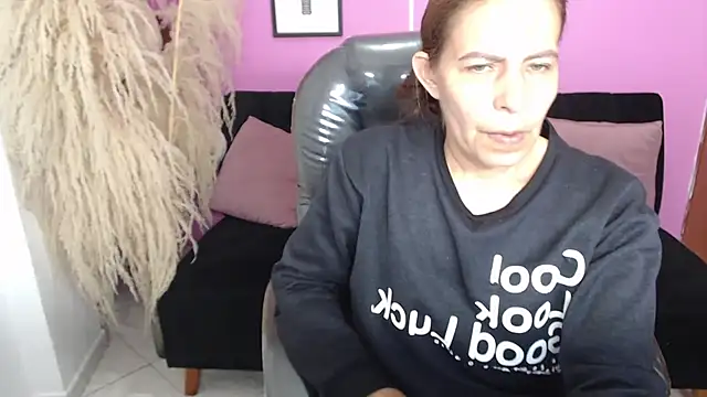 Snapshot of Milf_karlye chatting on 21, 9, 2025 Milf karlye online show from 21, 9, 2025