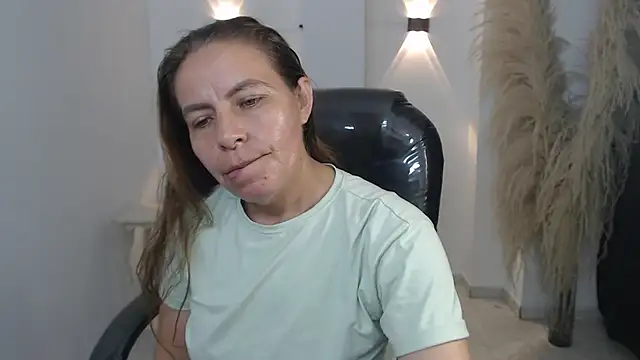 Milf karlye online show from 20, 12, 2025