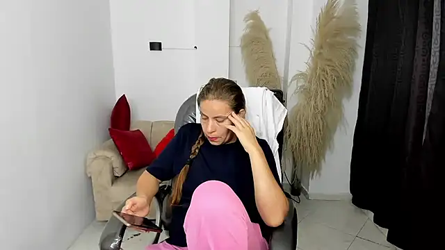 Milf karlye online show from 15, 3, 2026