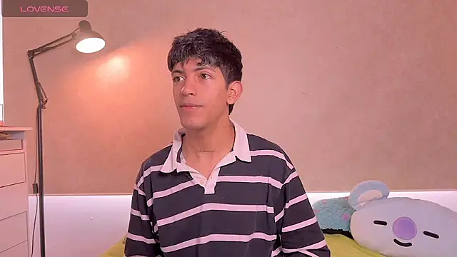 teobowny  online show from 8, 4, 2026