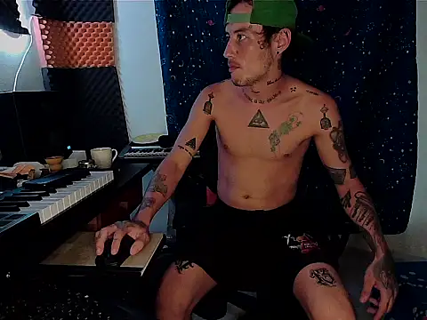 Snapshot of patrik_tattoo_ chatting on 2, 3, 2025 patrik tattoo online show from 2, 3, 2025