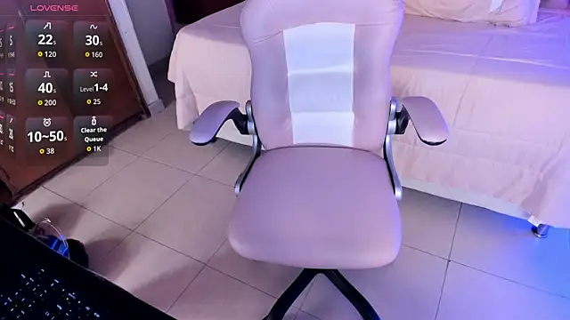 Snapshot of Kitty_Pam chatting on 24, 10, 2025 Kitty Pam online show from 24, 10, 2025