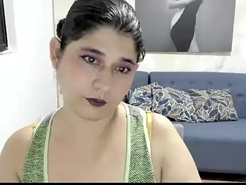 Snapshot of alinabozz1 chatting on 6, 6, 2026 alinabozz1 online show from 6, 6, 2026