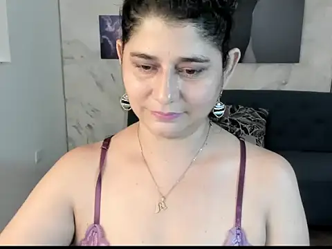Snapshot of alinabozz1 chatting on 12, 6, 2026 alinabozz1 online show from 12, 6, 2026