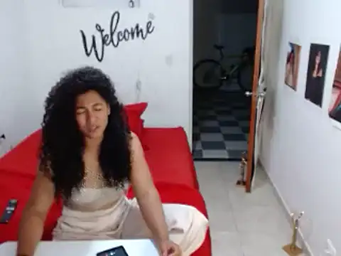 Snapshot of bellacrespalatina chatting on 1, 1, 2025 bellacrespalatina online show from 1, 1, 2025