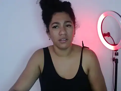 Snapshot of bellacrespalatina chatting on 2, 10, 2025 bellacrespalatina online show from 2, 10, 2025