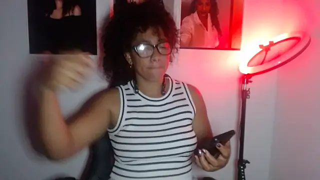 Snapshot of bellacrespalatina chatting on 7, 10, 2025 bellacrespalatina online show from 7, 10, 2025