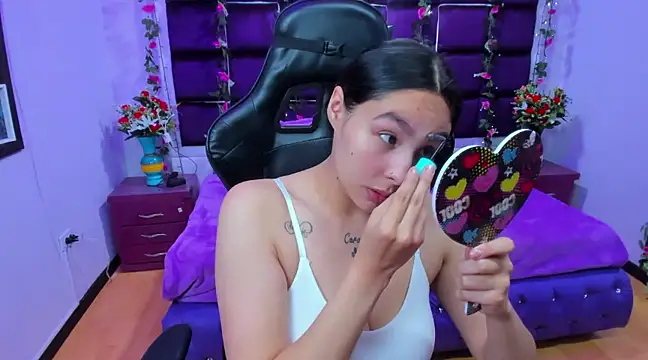 ChloeeTompson  online show from 31, 1, 2025