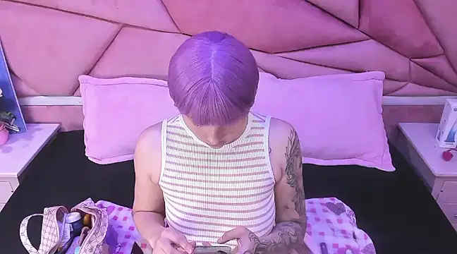 ChloeeTompson  online show from 7, 3, 2025