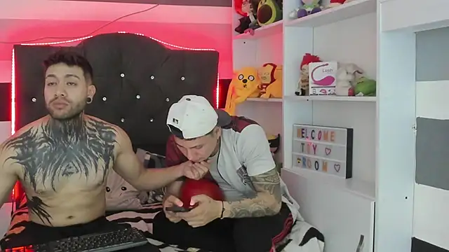 Snapshot of _tatho_perovich_ chatting on 12, 12, 2024 tatho perovich online show from 12, 12, 2024