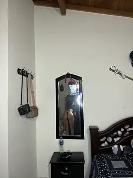 emilie xx  online show from 13, 3, 2026